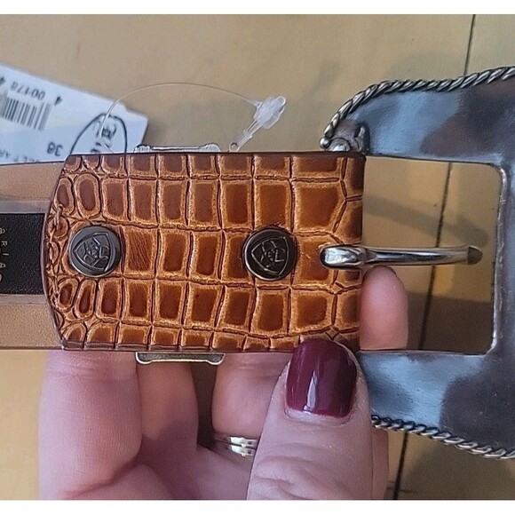NWT Ariat Western Leather Belt Size 36 Silver Engraved Buckle Yellow Rhinestone